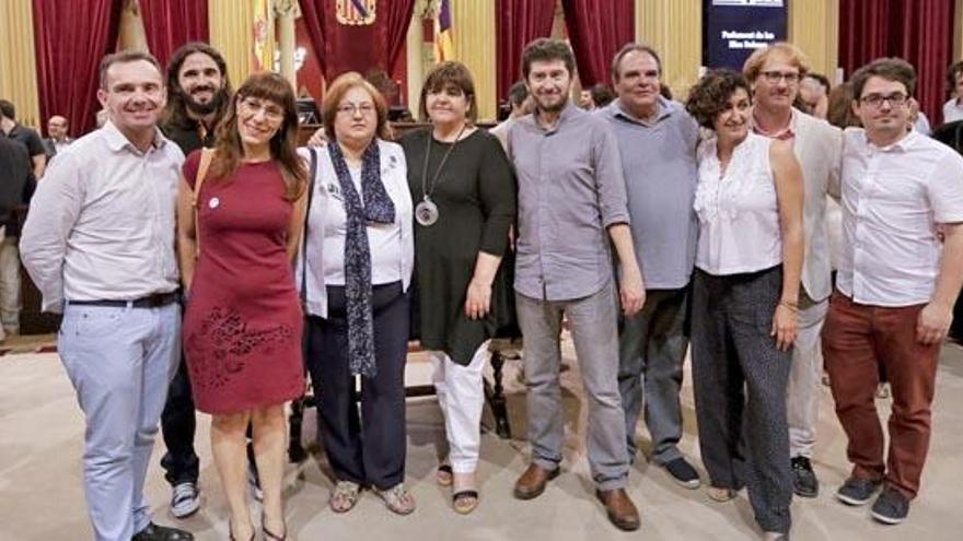 Los diez diputados de Podemos en su estreno en el Parlament.