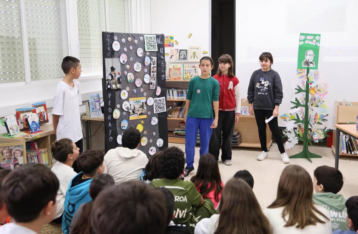 Alumnos del CEIP Otero Pedrayo durante el homenaje