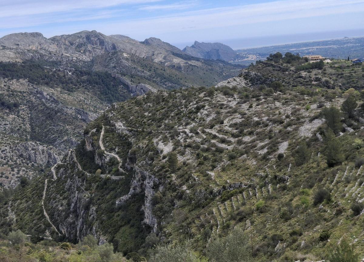 El zigzag de la parte final de la ruta del Barranc de l'Infern