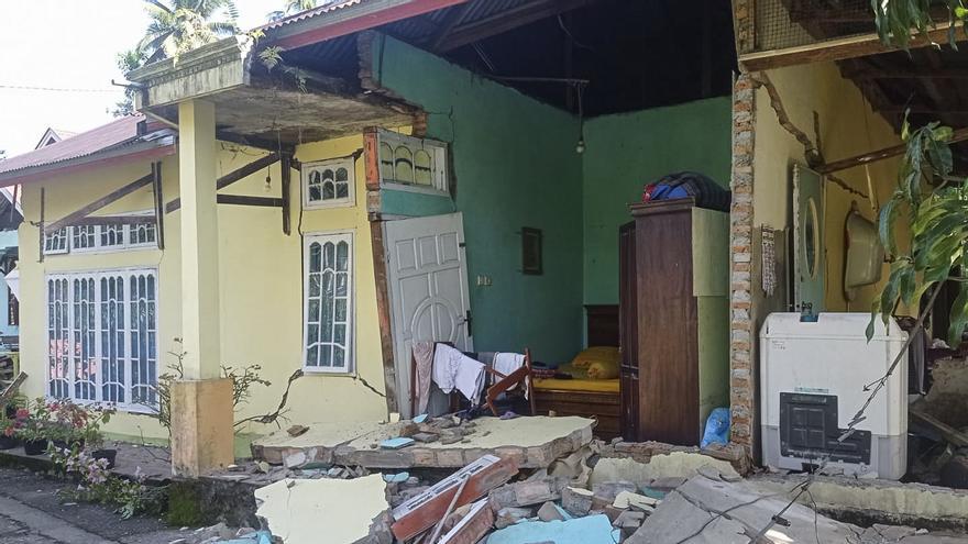 Un terremoto de 6,2 en Sumatra deja al menos 2 fallecidos