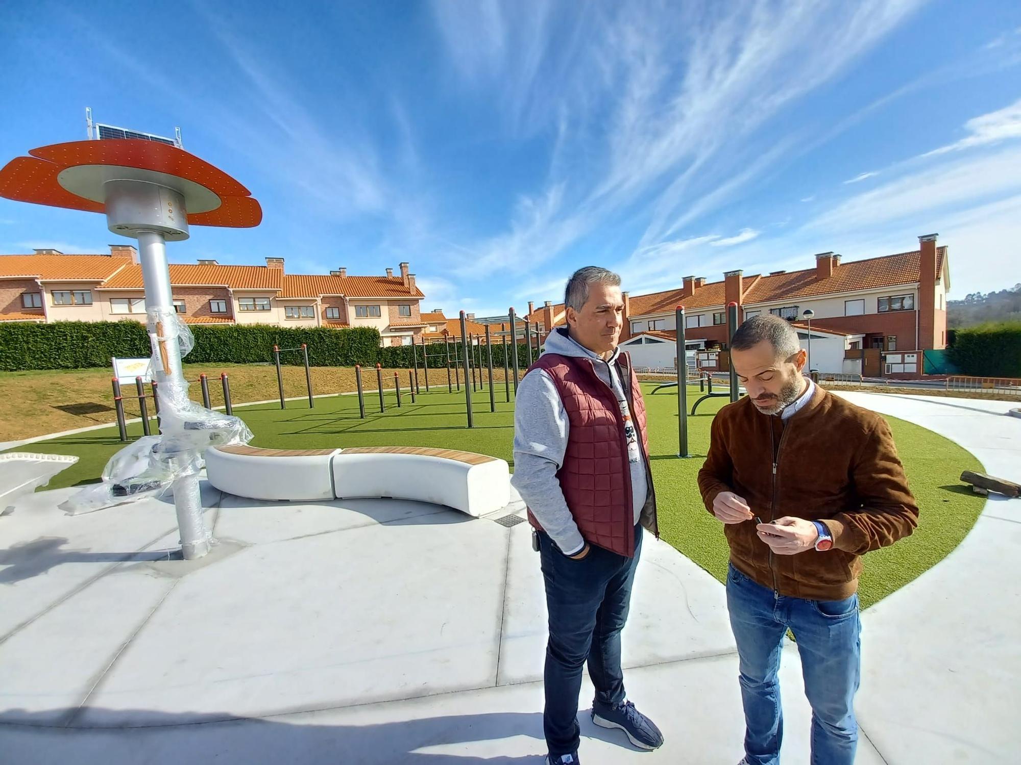 La Fresneda ya tiene su gran parque de ocio juvenil, con zona de calistenia, "tumbonas" de hormigón y punto de carga para móviles