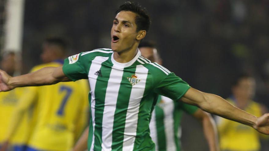 El Betis recobra el pulso con Víctor ganando a Las Palmas