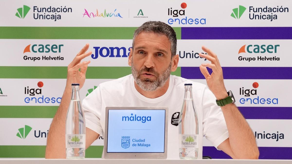 Ibon Navarro, este lunes en la sala de prensa del Martín Carpena.