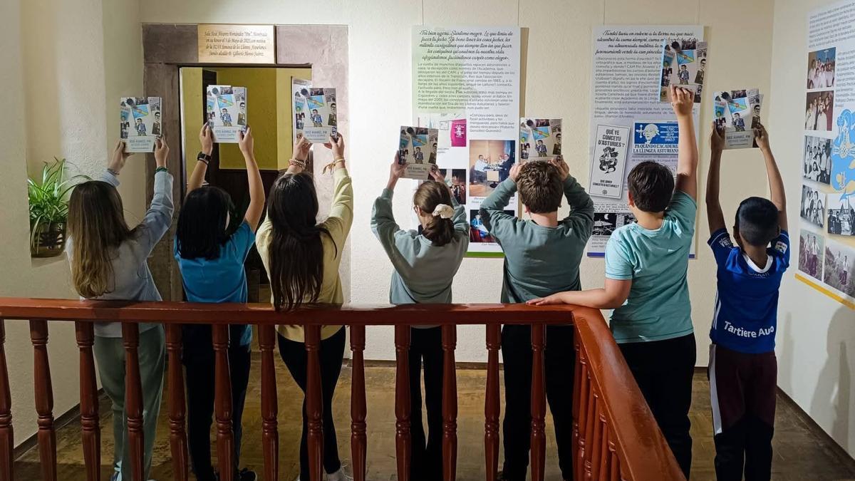 Un momento de una actividad en la biblioteca de Belmonte de MIranda.