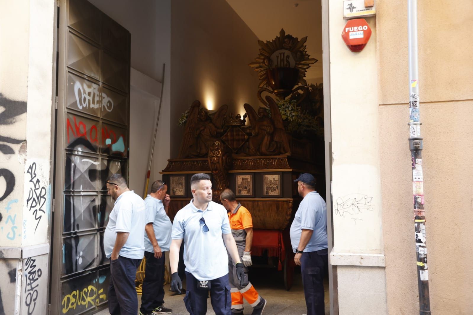 El Corpus empieza con la salida de las dos Rocas autorizadas