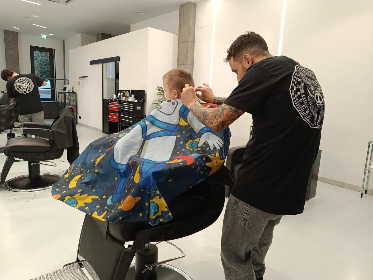 Cortes de pelo sin barreras en Lugones