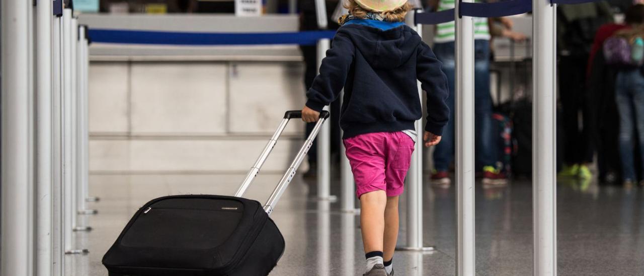 Für manche Kinder auf Mallorca ist das Fliegen ohne ihre Eltern längst zur Gewohnheit geworden.  | FOTO: DPA