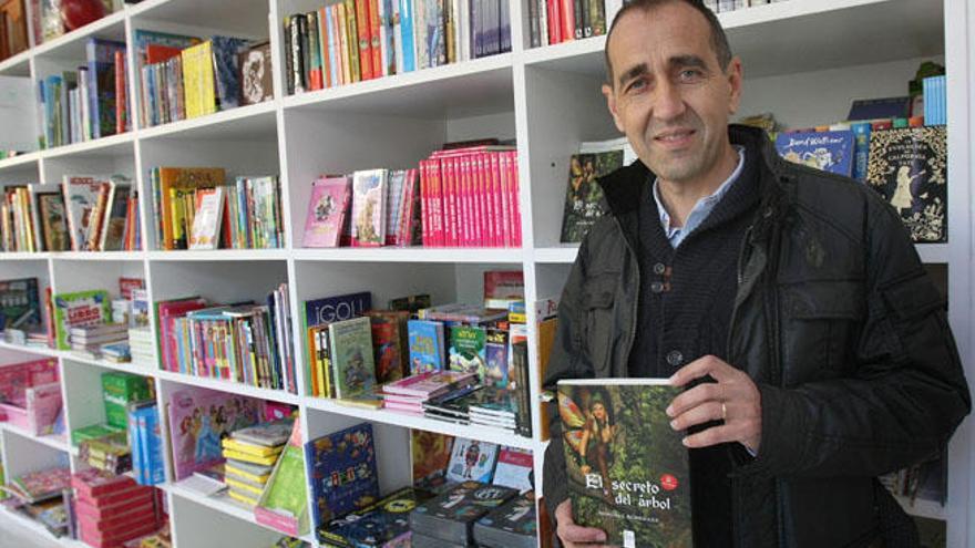 Manuel Rodríguez y su libro de aventuras con mensaje.