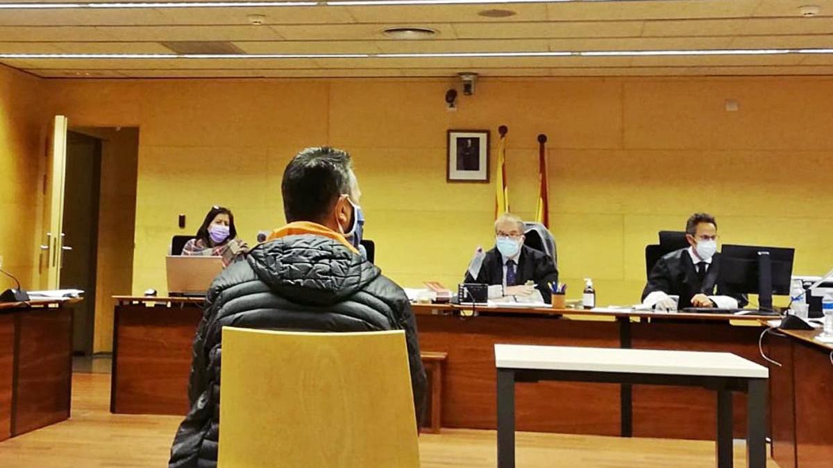 L&#039;acusat va declarar ahir a l&#039;Audiència de Girona, i va negar que volgués matar el seu germà.