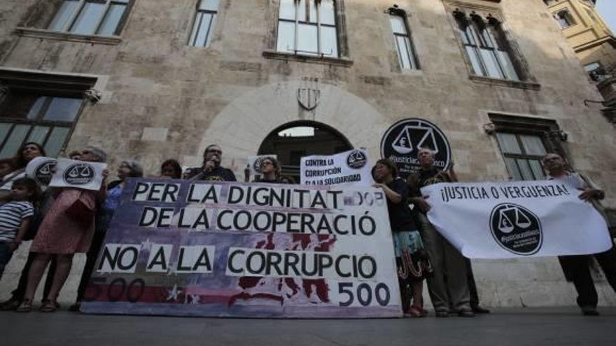 La Coordinadora de ONGD exige a Fabra que condene la corrupción de su conseller