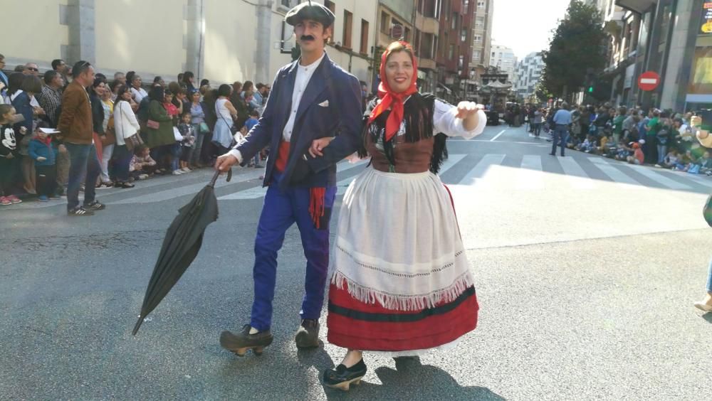 Oviedo celebra el desfile del Día de América en Asturias