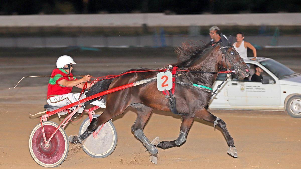 New Star CB dio la primera de las dos victorias que consiguió Vicente Marí “Bassó”.