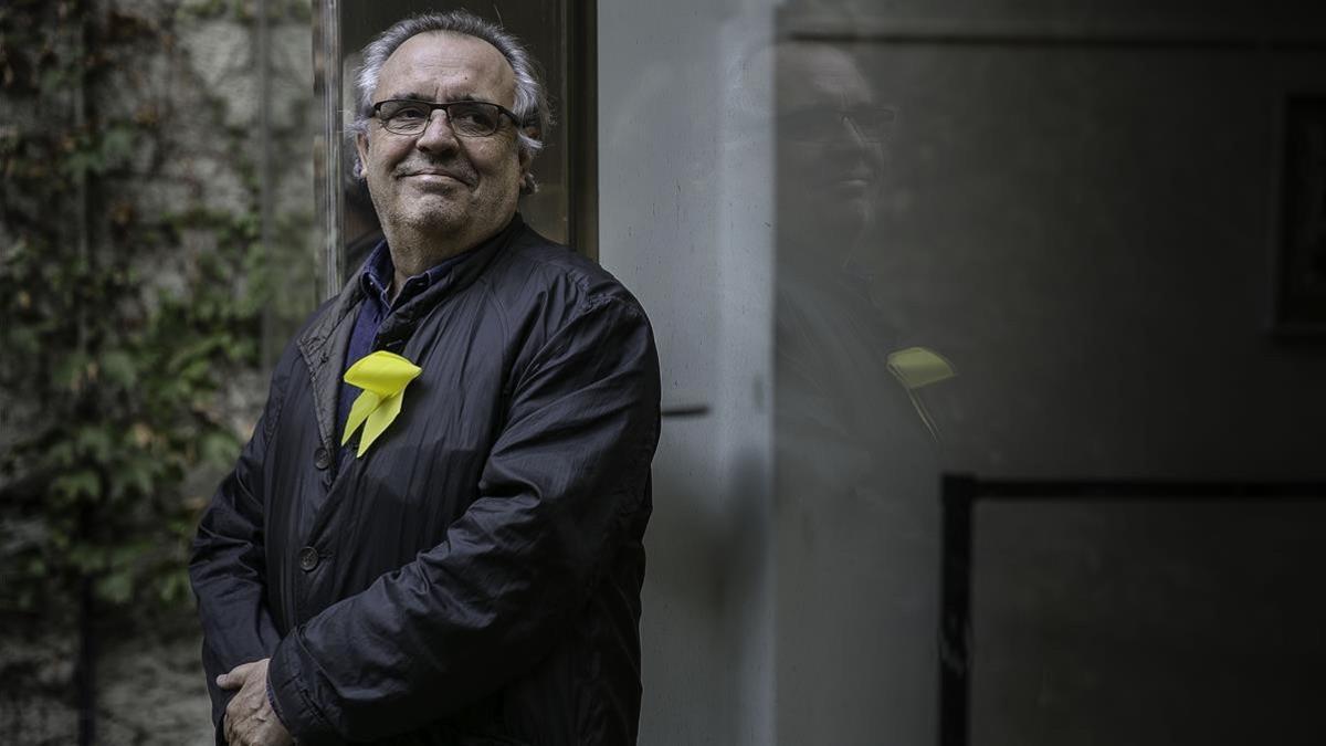 Joan Lluis Bozzo, en el patio de la Casa del Llibre de Barcelona.