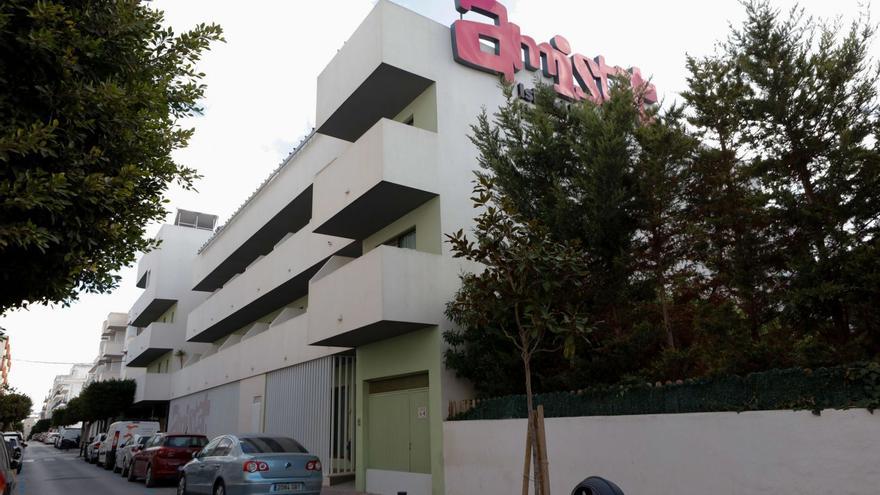 Vista exterior del albergue juvenil que hay en Sant Antoni. | J. A. RIERA