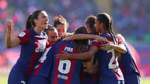 El Barça celebra un gol en el Clásico en Montjuïc