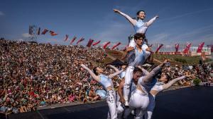 Les famílies viuen la Mercè aquest dissabte entre circ, acrobàcies i espectacles internacionals