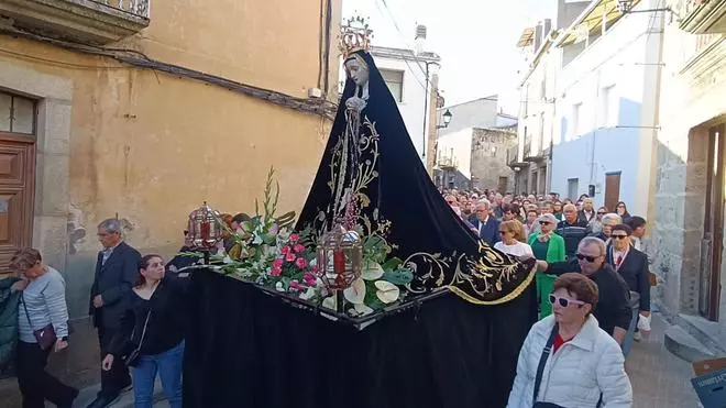 Solemnidad y arraigo en la procesión del Santo Entierro de Fermoselle