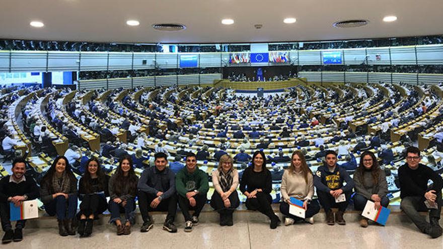 Alumnos de Derecho en una sesión de formación en el Parlamento Europeo.