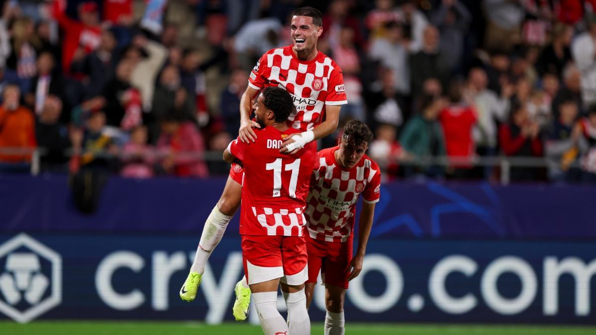 Resumen, goles y highlights del Girona 2 - 0 Slovan Bratislava de la jornada 3 de la Champions League