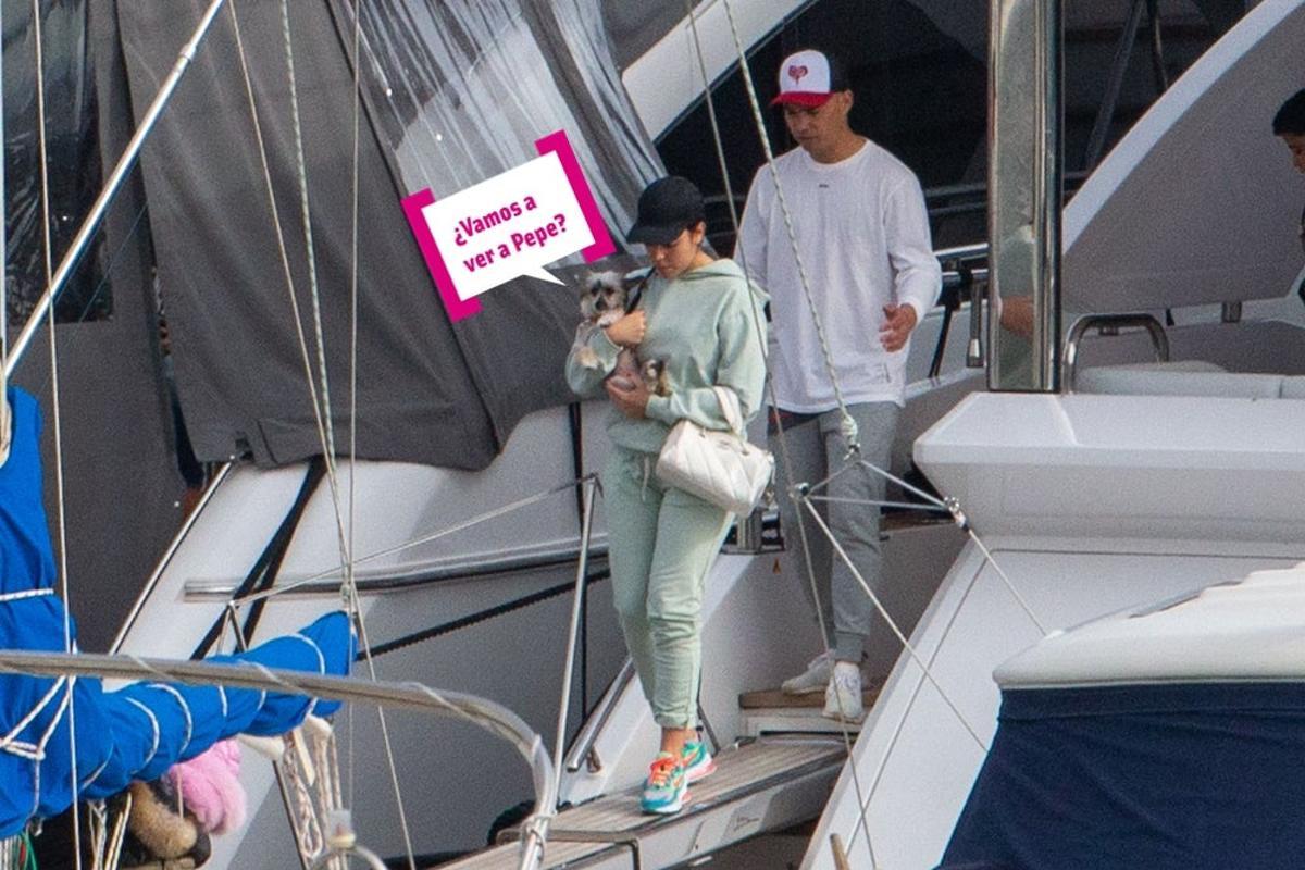 Georgina Rodríguez y Cristiano Ronaldo en un barco
