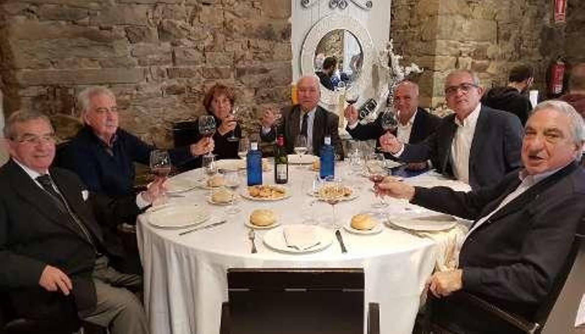 "Se va un amigo que vivió por los demás"