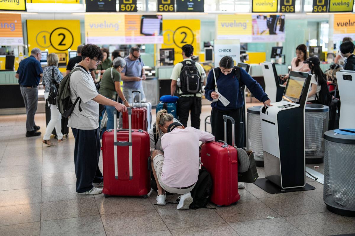 Aval a Vueling per cobrar per la maleta de mà