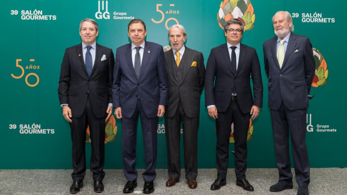Planas junto a la directiva de la feria internacional de Alimentos y Bebidas de Calidad, Salón Gourmets, en su 39ª edición.