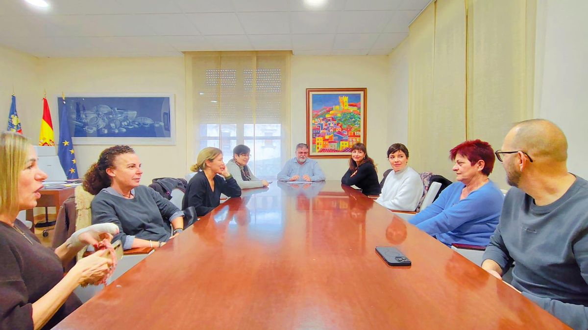 Reunión del alcalde con sanitarios del centro integrado de Villena.