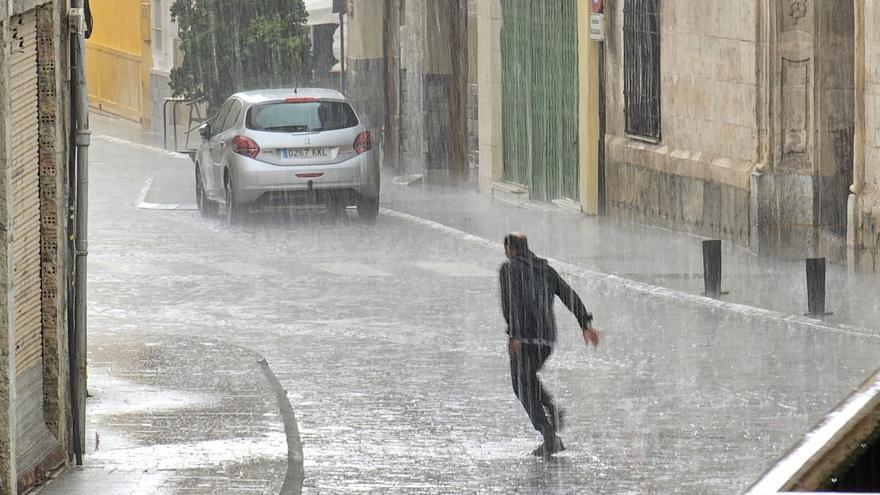 Lluvia y granizo en Orihuela este sábado