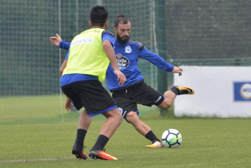 La plantilla se ejercita en las instalaciones de Abegondo con las ausencias de los internacionales Tyton, Borges, Andone, Valverde y Schär, concentrados con sus selecciones, y el lesionado Carlos Gil.