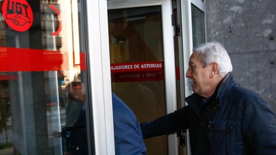 Justo Rodríguez Braga, entrando a la sede de UGT de Asturias en una imagen de 2017.