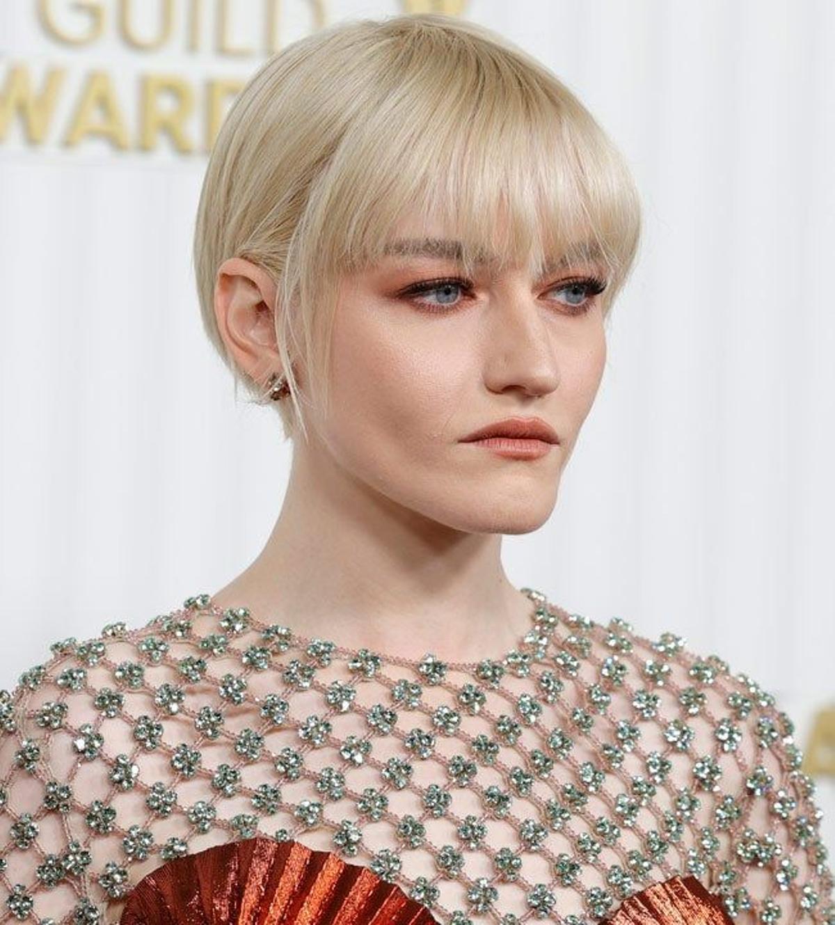 Beauty Look de Julia Garner en los SAG 2023