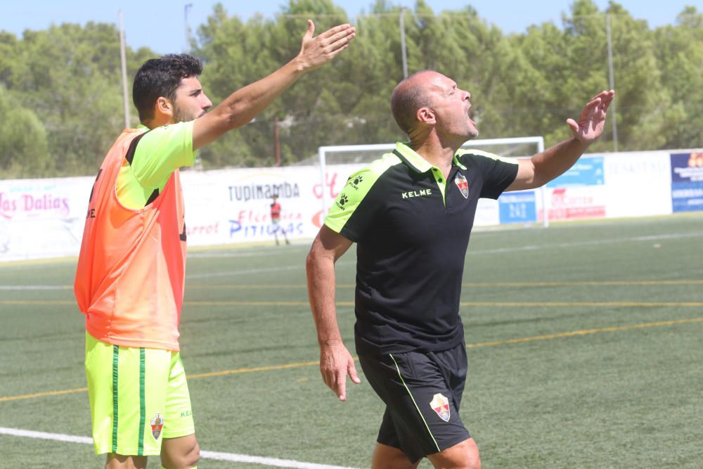 El Elche sufre para ganar y llega al derbi copero como líder