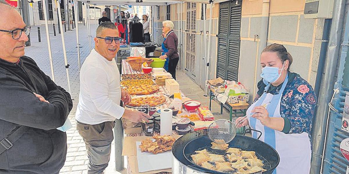 Son Servera. El fironet dolç lanzó un guiño a los dulces argentinos en el 120 aniversario de la fundación del pueblo hermanado de Goyena. Son Servera. El fironet dolç lanzó un guiño a los dulces argentinos en el 120 aniversario de la fundación del pueblo hermanado de Goyena.