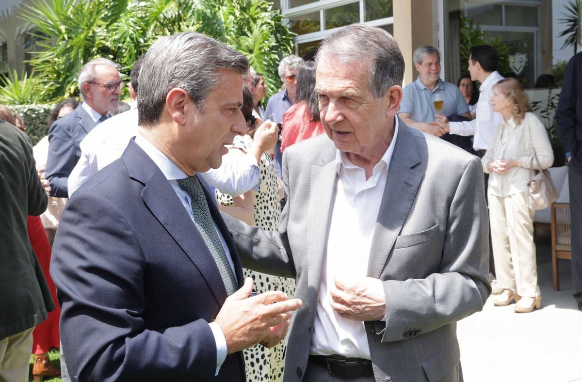 La calurosa despedida a Germán Serrano, el eterno juez decano de Vigo