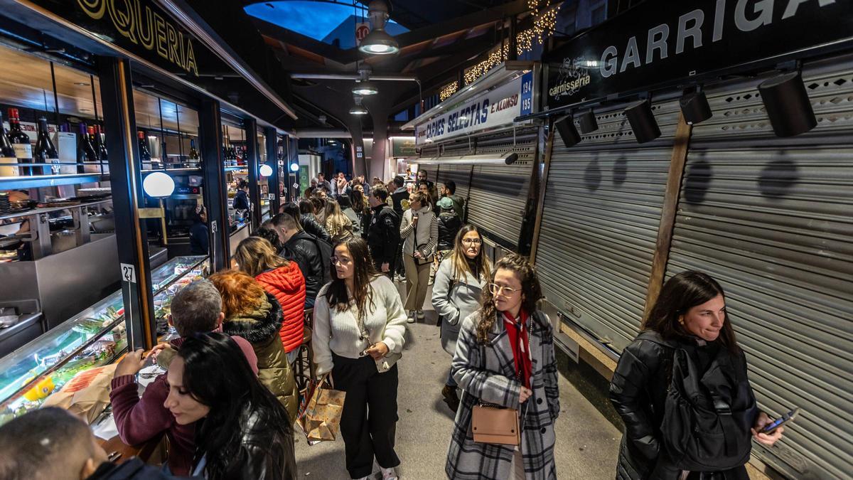 Paradas en el mercado de la Boqueria de Barcelona