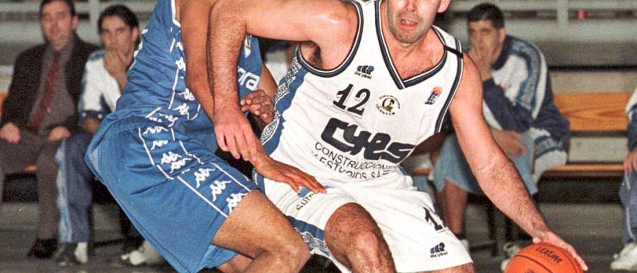 Jorge García junto a Bunn en el duelo de junio de 2000.