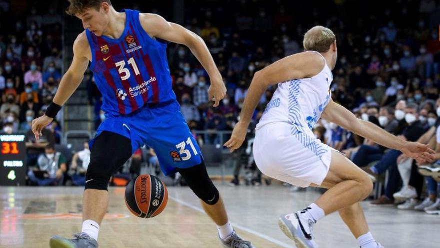 Jokubaitis en una acció del partit. | EFE/ENRIC FONTCUBERTA