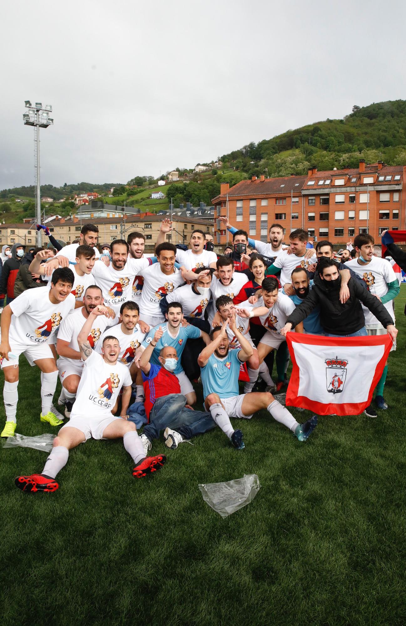 Las mejores imágenes de la jornada de Tercera División: Ceares y Llanera sacan un billete a Segunda RFEF