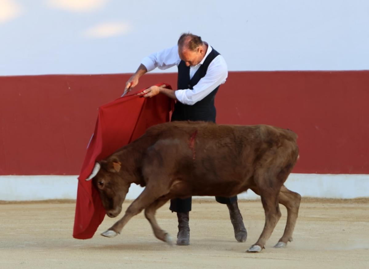 Vicente Barrera y Pepín Líria invitados de lujo en la ganadería de Paco Martí Vicente Barrera y Pepín Líria invitados de lujo en la ganadería de Paco Martí