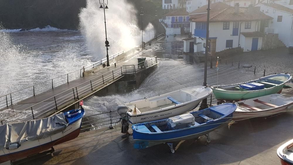 Temporal y fuerte oleaje en Asturias