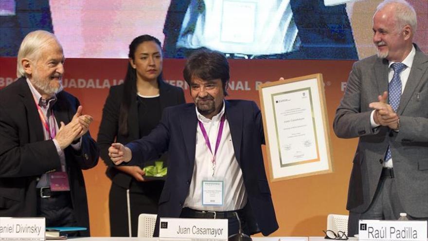 Premio al «santuario del cuento en español» de Juan Casamayor