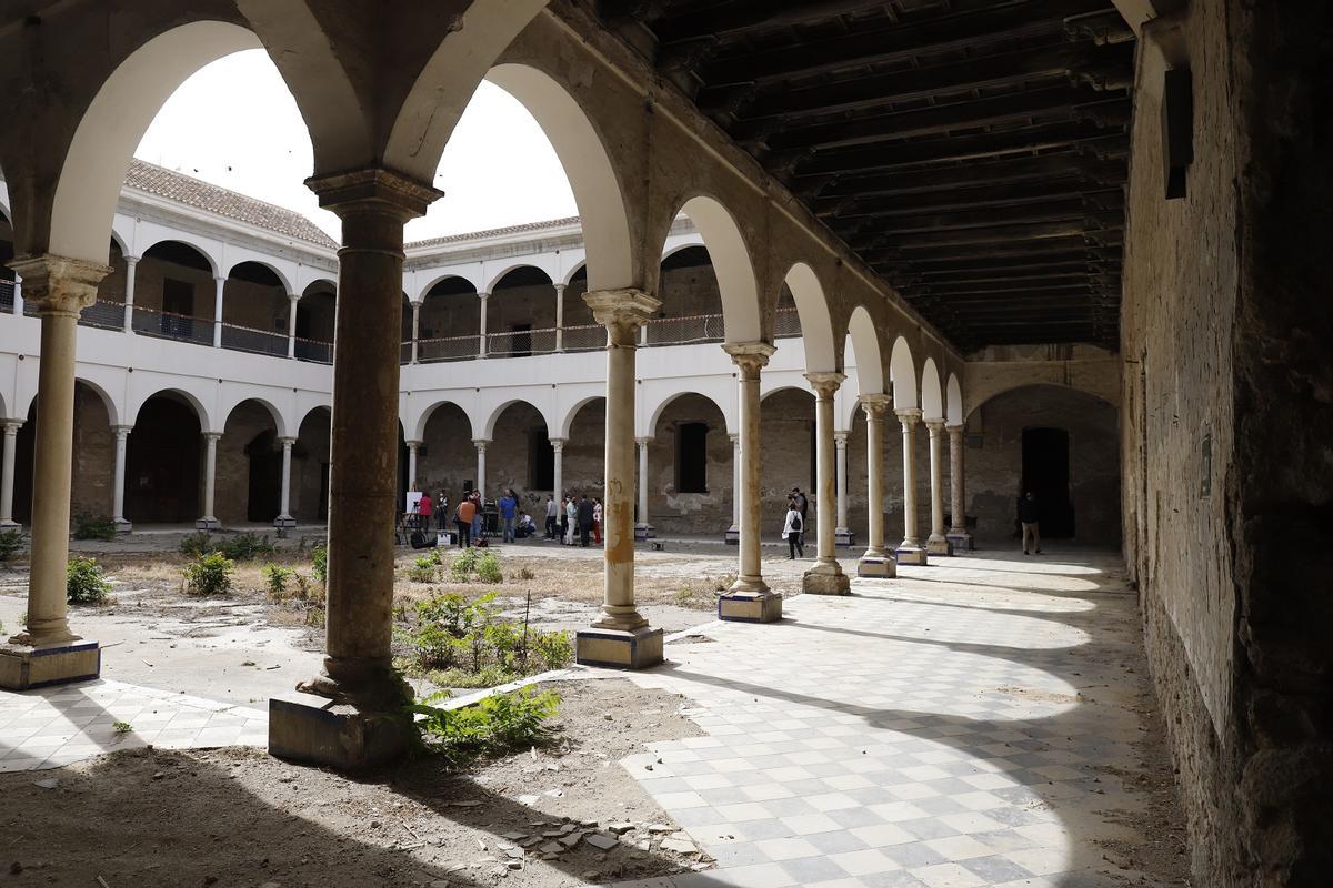 Claustro del antiguo Convento de la Trinidad