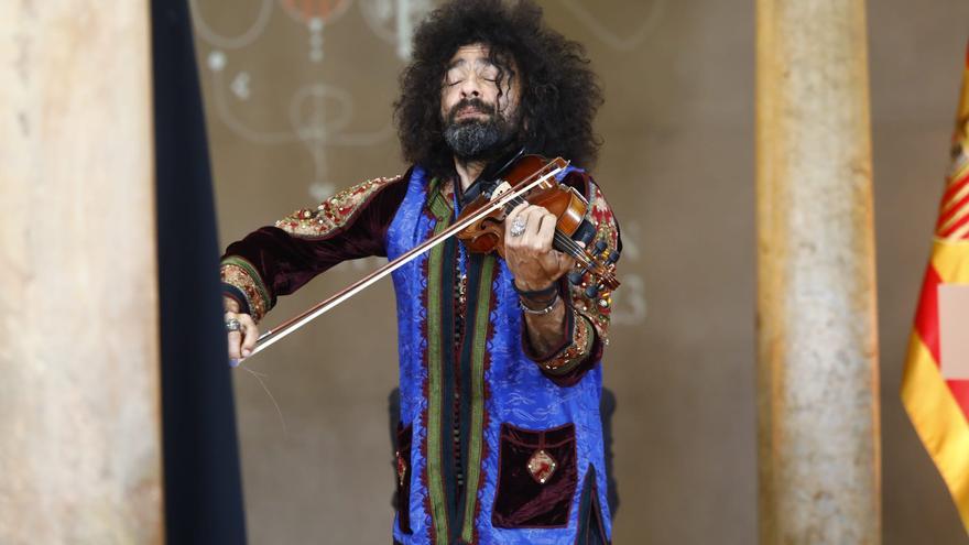 Ara Malikian ofreció una actuación tras recibir la medalla de las Cortes