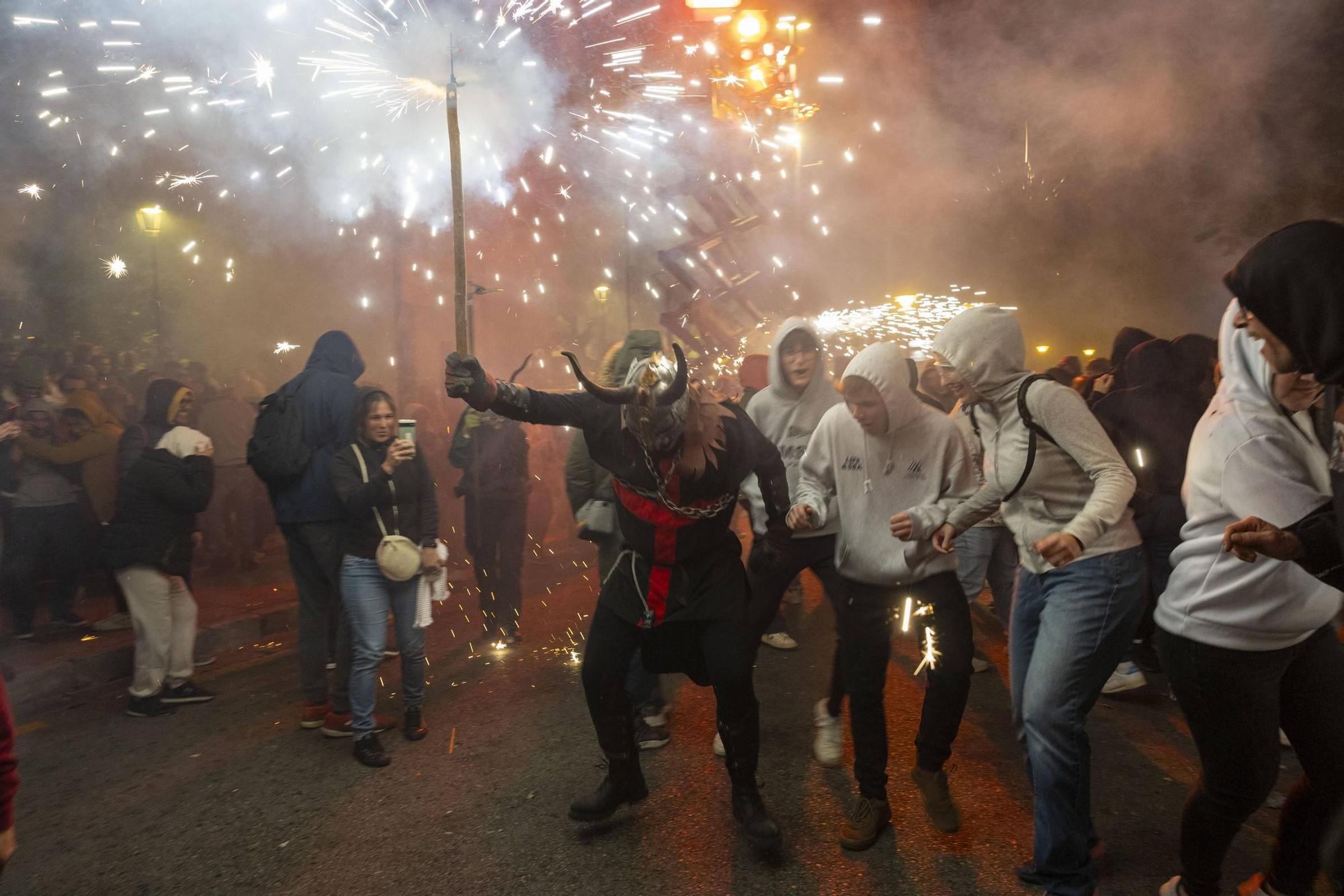 Höllenspektakel zum Abschluss des Stadtfestes von Palma auf Mallorca