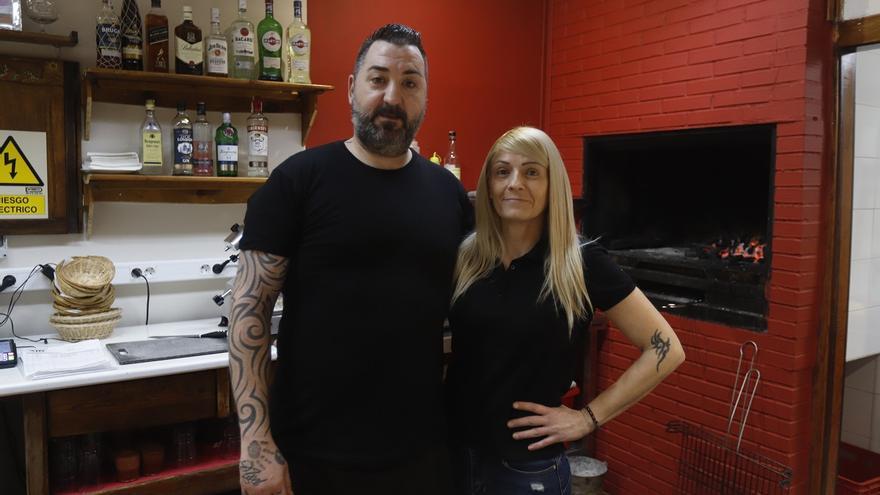 En imágenes | Mesón Burriel, el restaurante de Zaragoza que triunfa con sus caracoles a la brasa