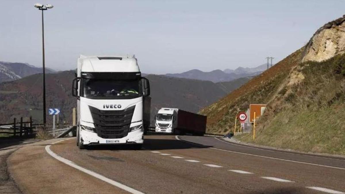 Tráfico en la carretera de Pajares.