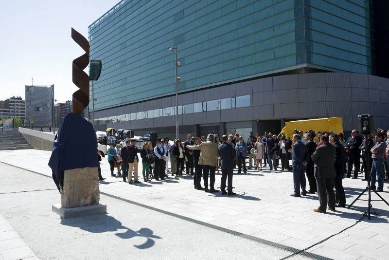 Fotogalería: Inauguración de la escultura en la Plaza El Periódico de Aragón
