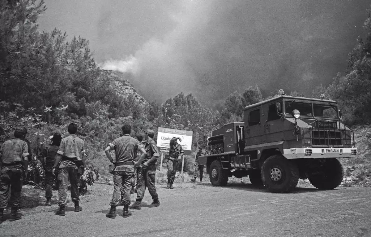 Trabajo de rescate durante uno de los incendios de 1994