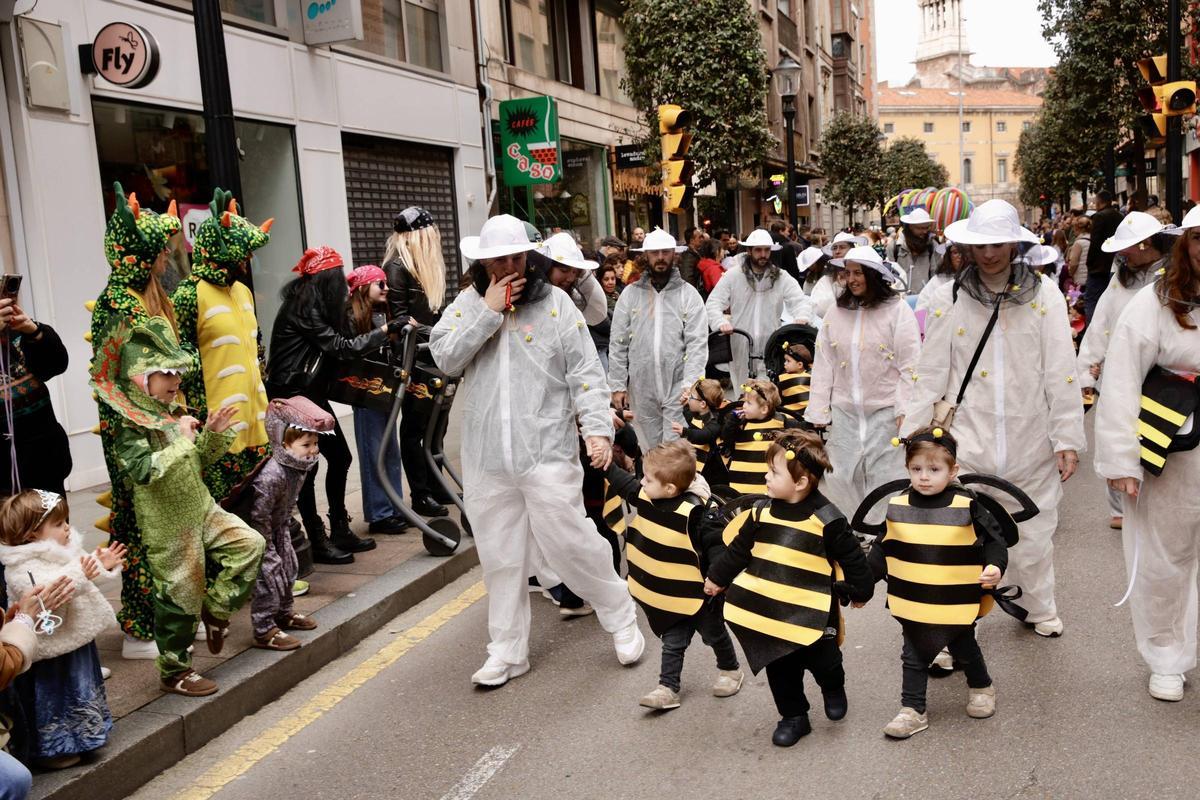 El desfile infantil de Antroxu por las calles de Gijón, en imágenes